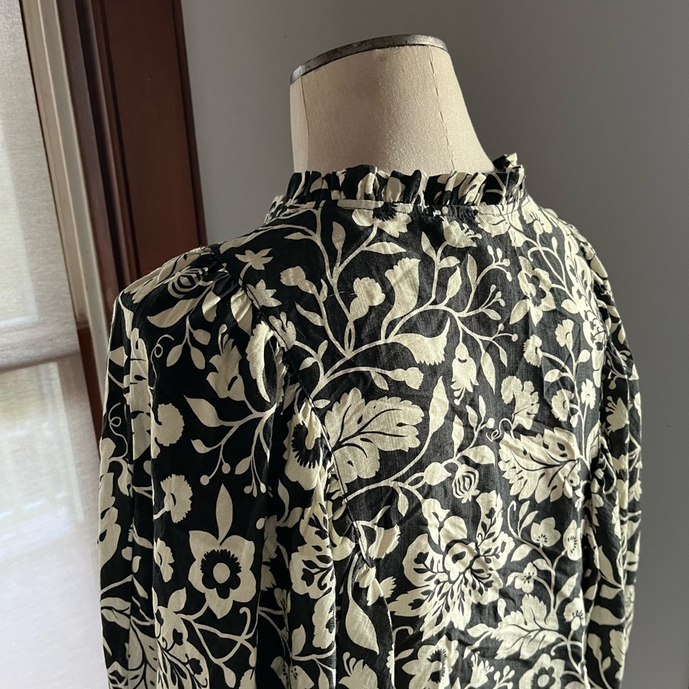 Bohme Black and Cream Floral Blouse - Picture 5 of 6